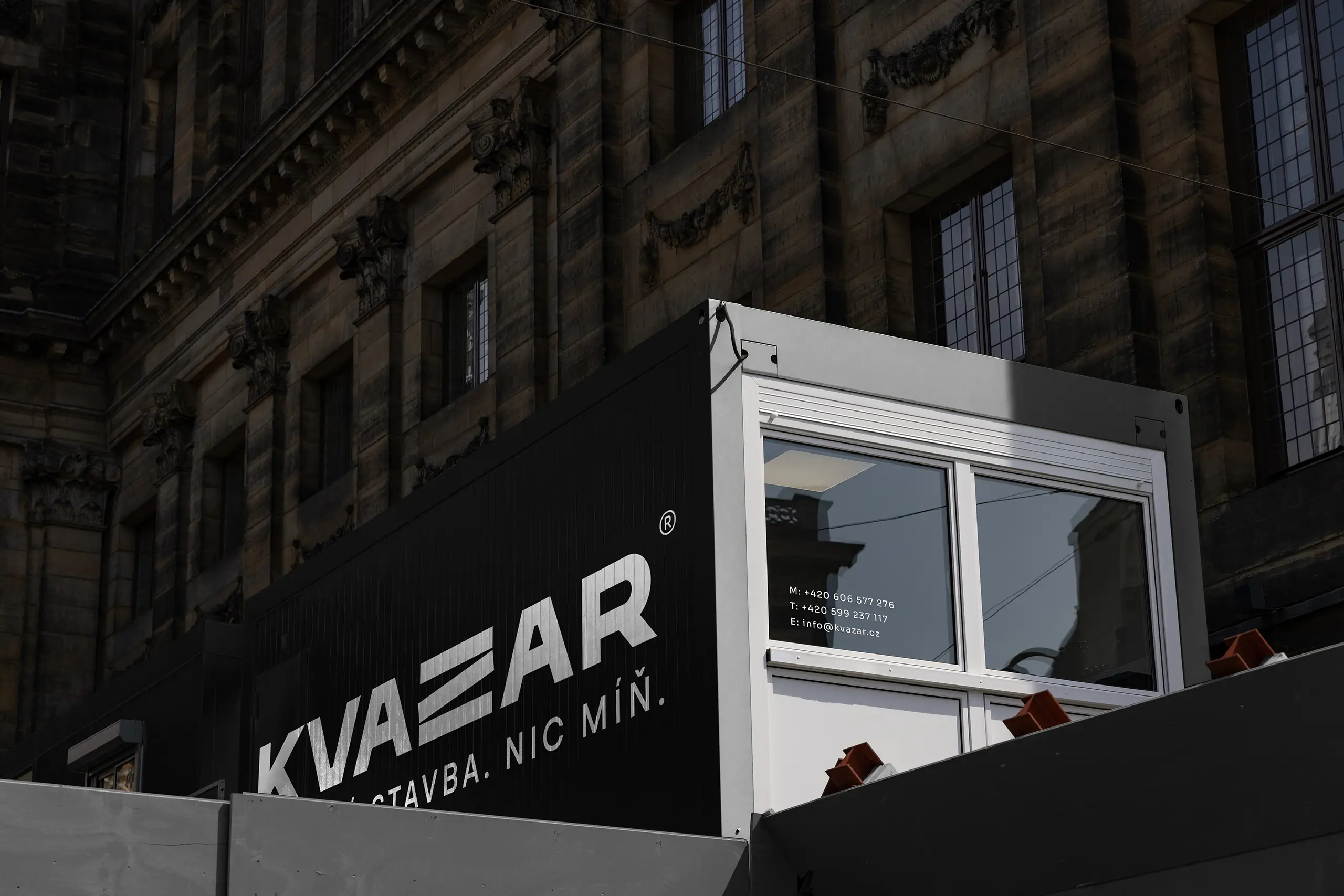 Brand Kvazar kontejner